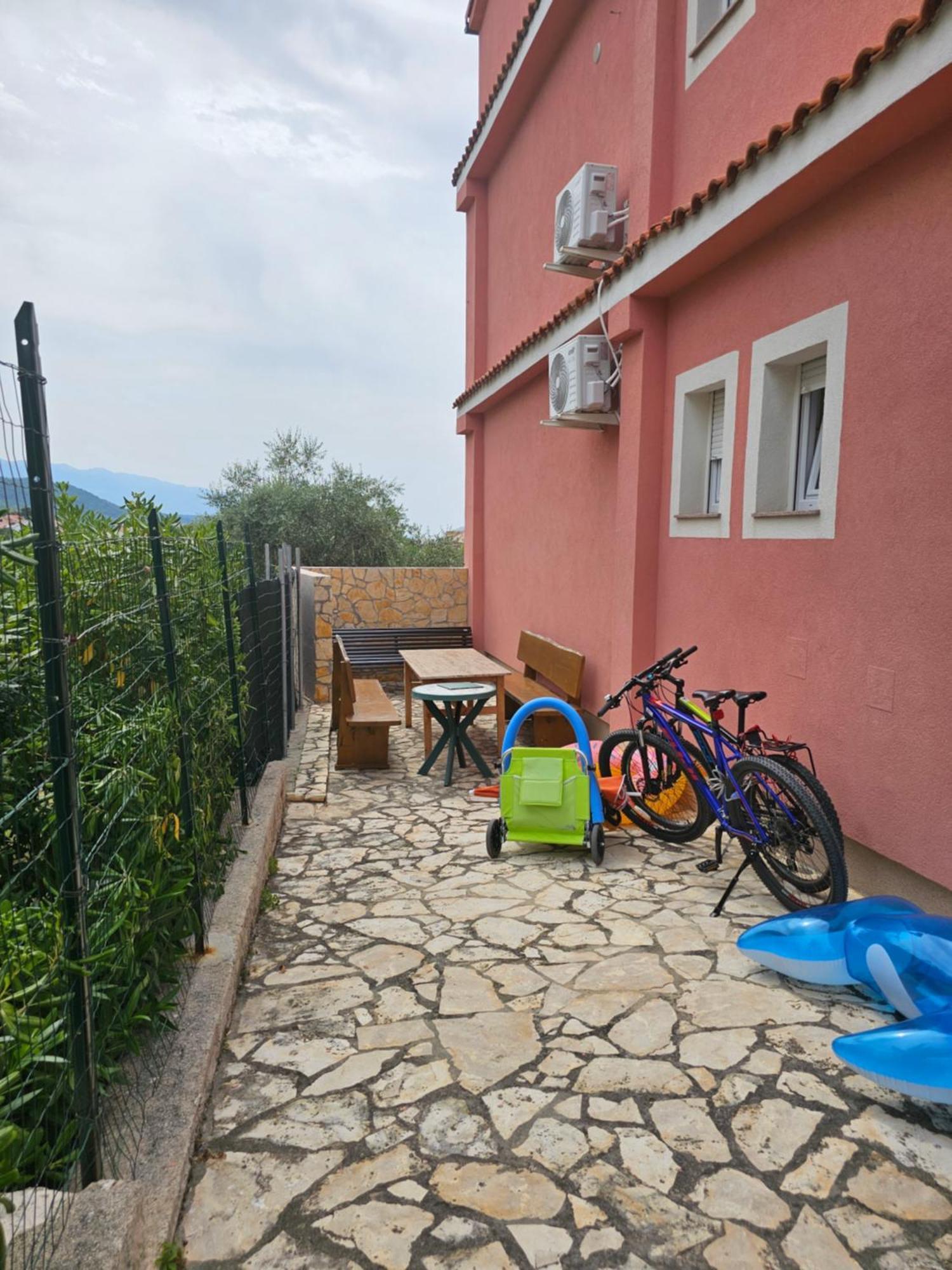 Apartments Aleksandra Раб Екстериор снимка