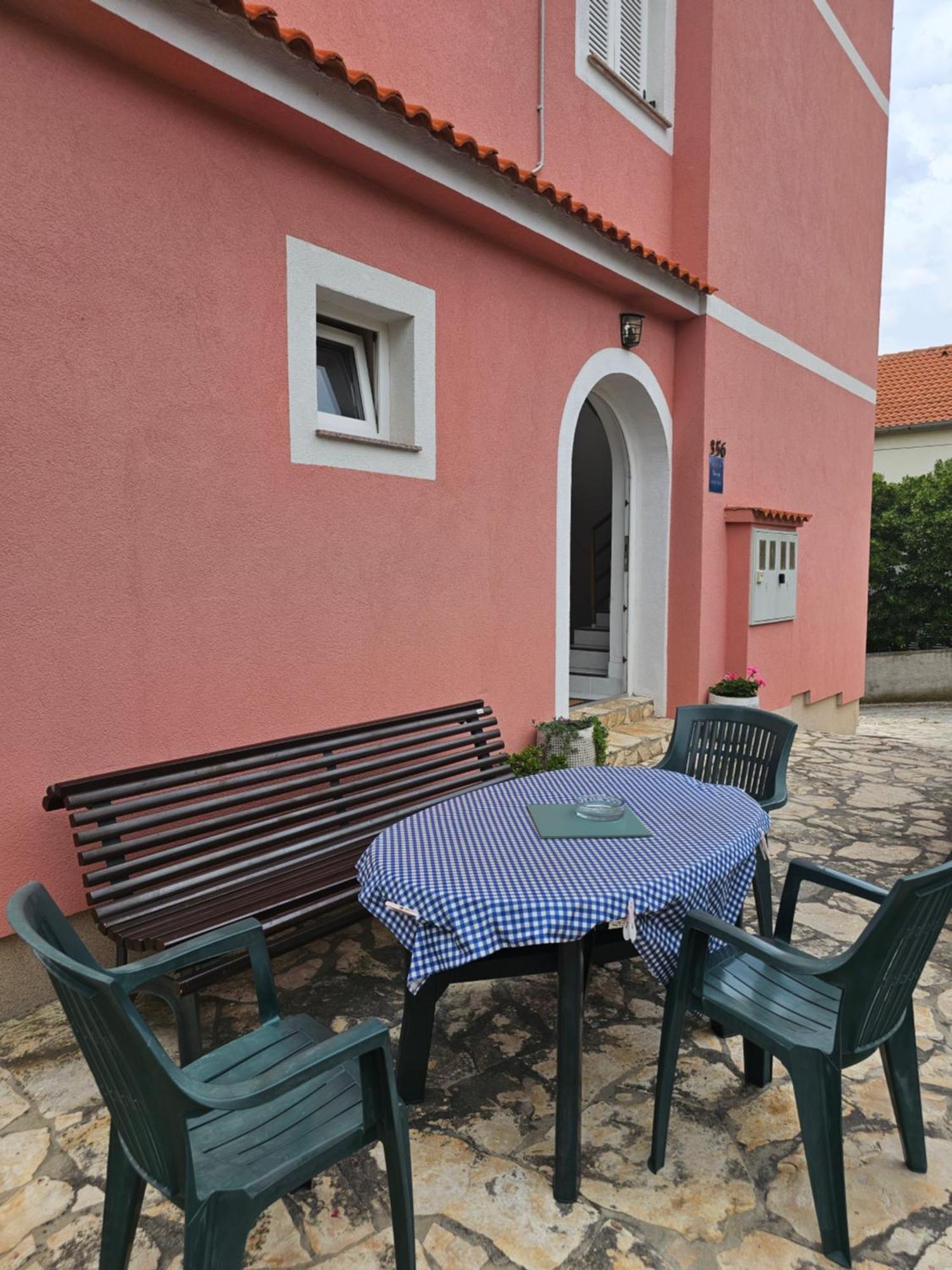 Apartments Aleksandra Раб Екстериор снимка