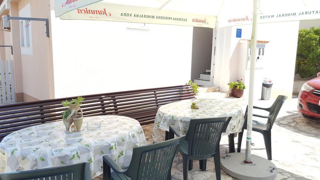 Apartments Aleksandra Раб Екстериор снимка