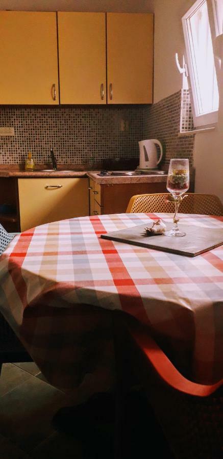 Apartments Aleksandra Раб Екстериор снимка